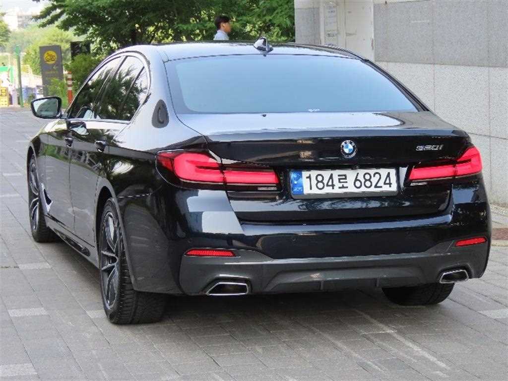 BMW 5 Series - Vista 4