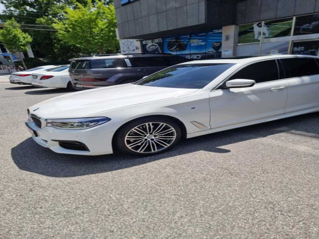 BMW 5 Series - Vista 4