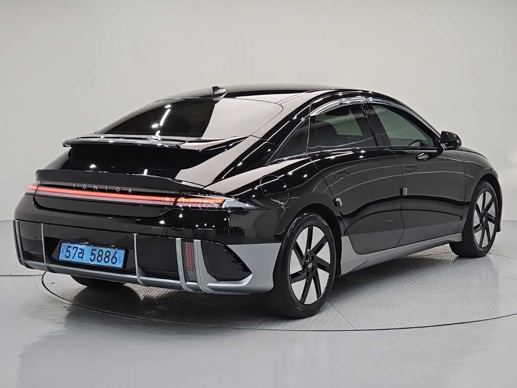 HYUNDAI Ioniq 6 - Vista 4