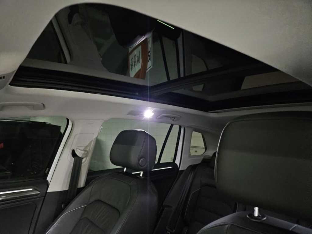 Volkswagen Tiguan - Vista 5