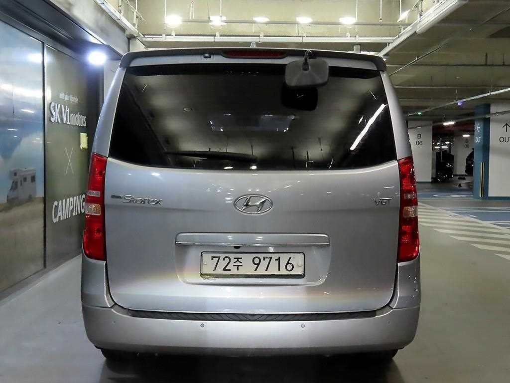 HYUNDAI Starex - Vista 5