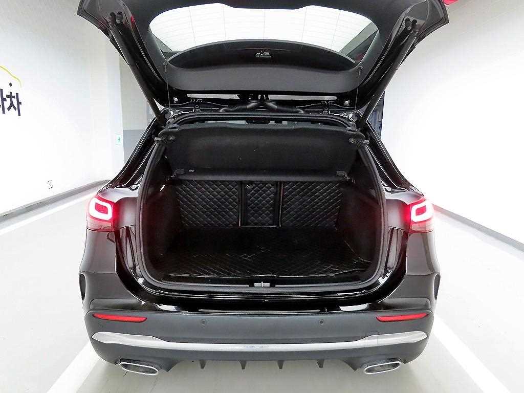 Mercedes Benz GLA Class - Vista 5