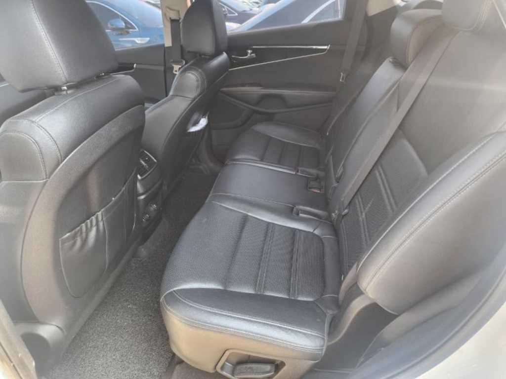 KIA Sorento - Vista 4