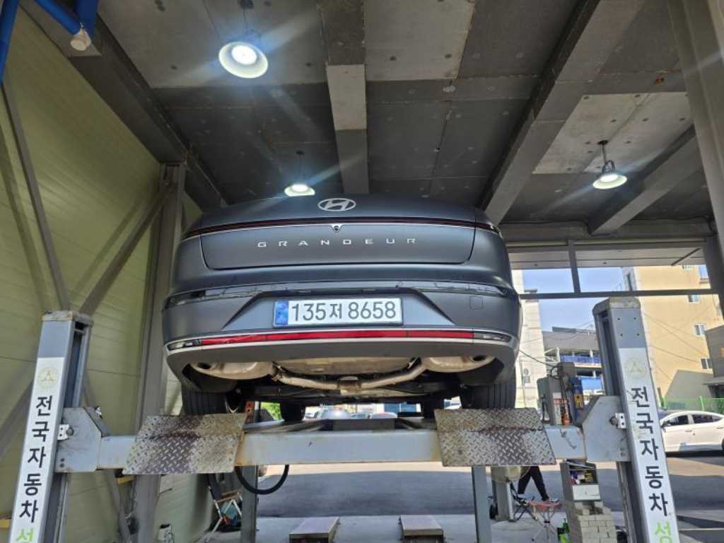 HYUNDAI Grandeur - Vista 5