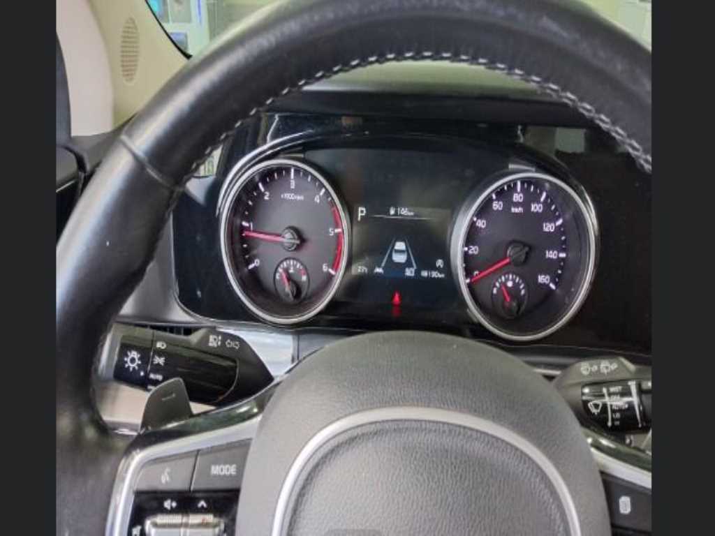 KIA Carnival - Vista 5