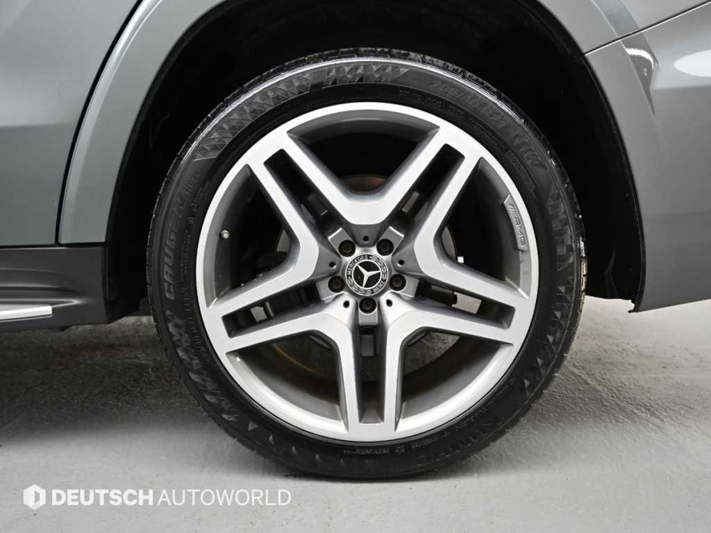 Mercedes Benz GLS Class - Vista 5