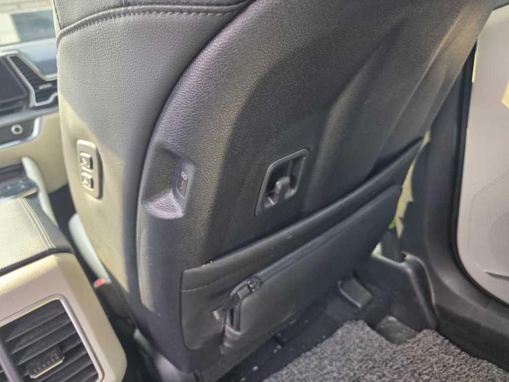 KIA Sportage - Vista 5