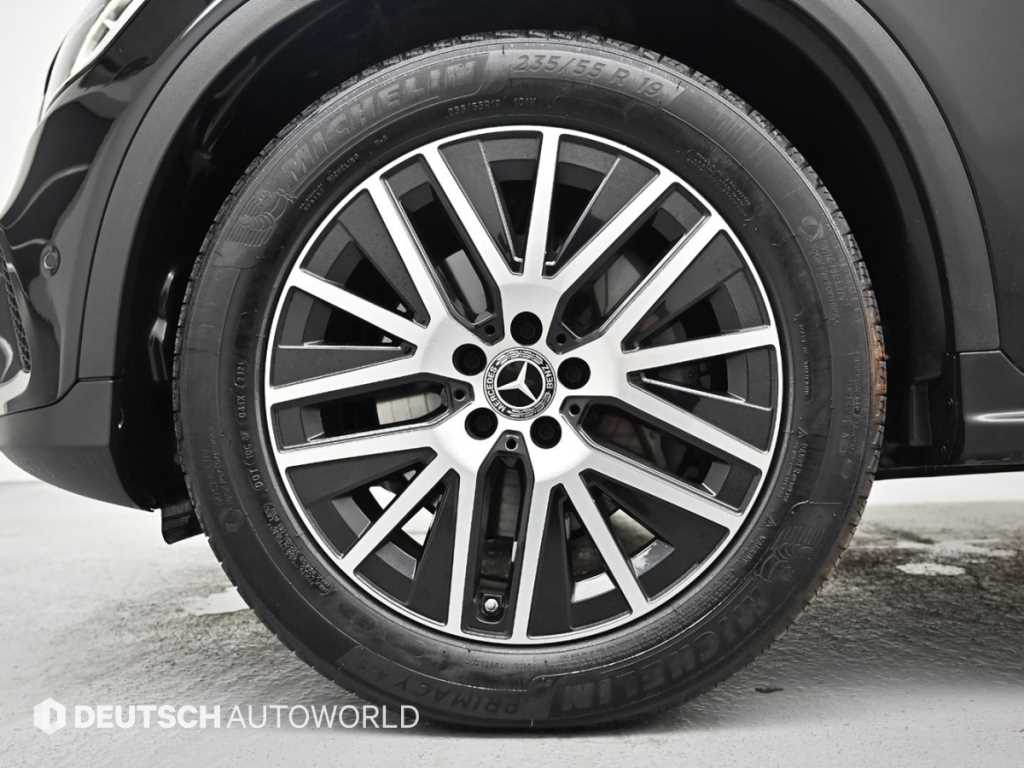 Mercedes Benz GLC Class - Vista 5