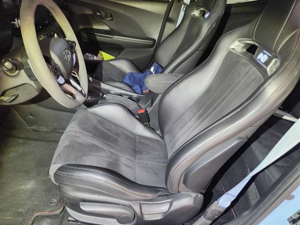 HYUNDAI Veloster - Vista 5
