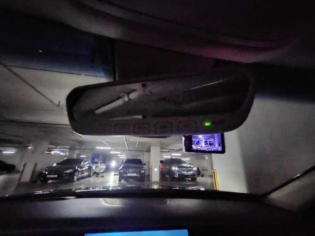 Genesis G90 - Vista 5