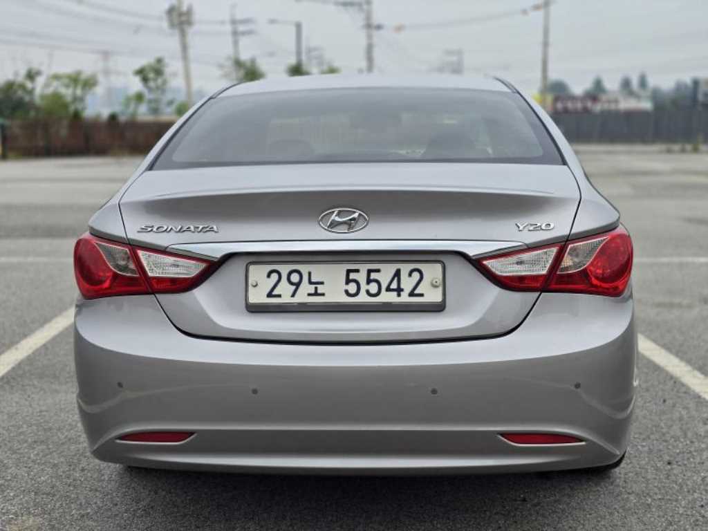 HYUNDAI Sonata - Vista 4
