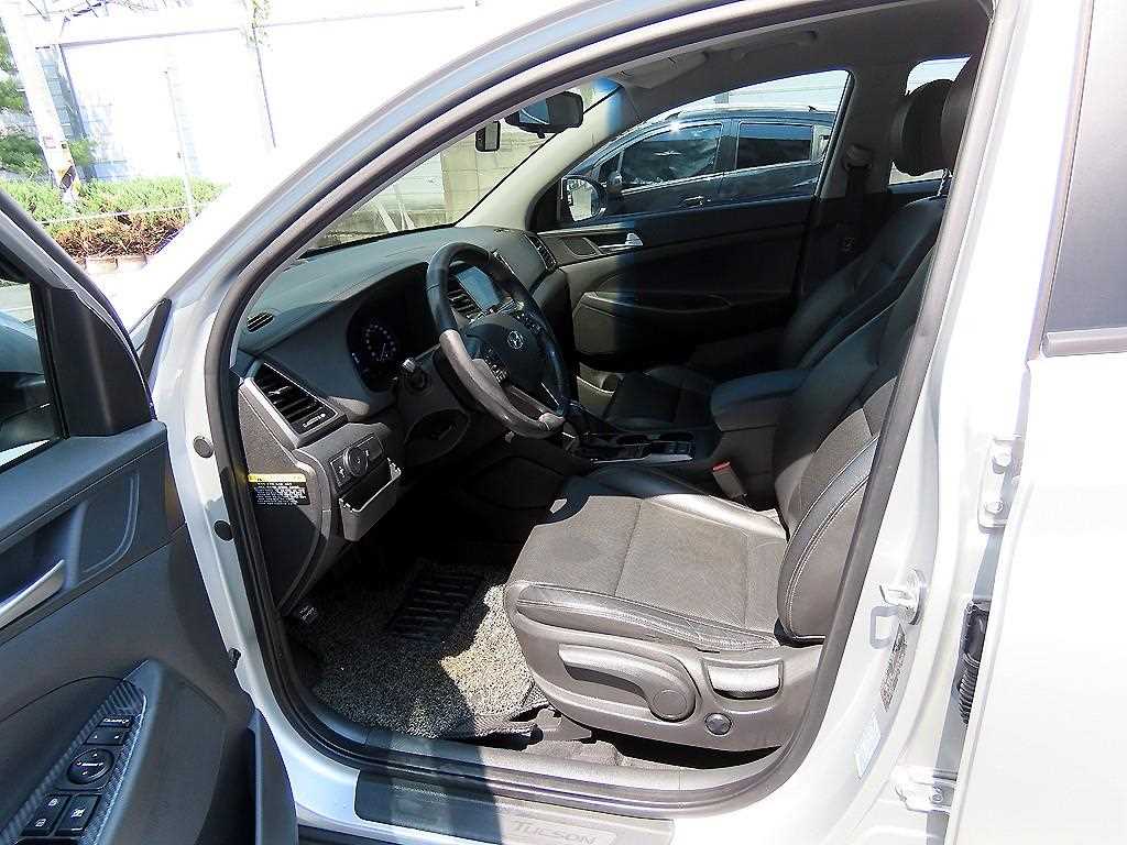 HYUNDAI Tucson - Vista 5