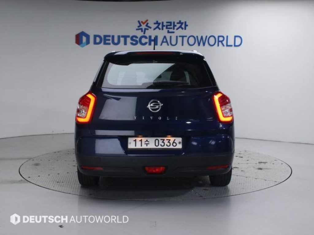 Ssangyong Tivoli - Vista 4