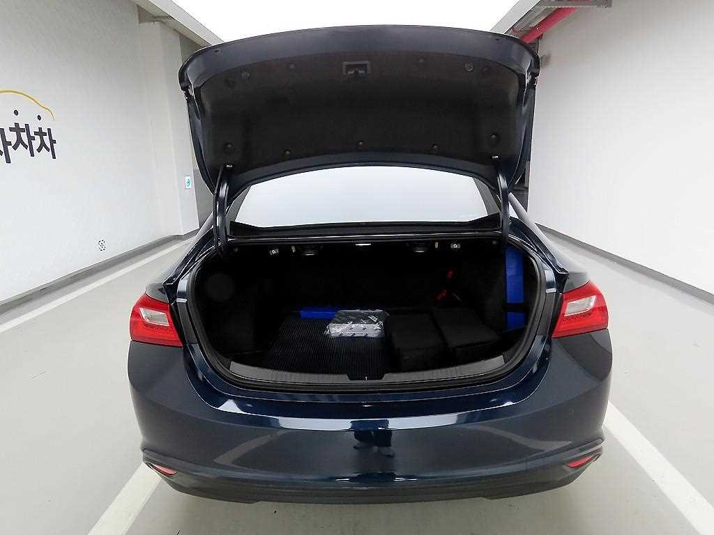 Chevrolet Malibu - Vista 5