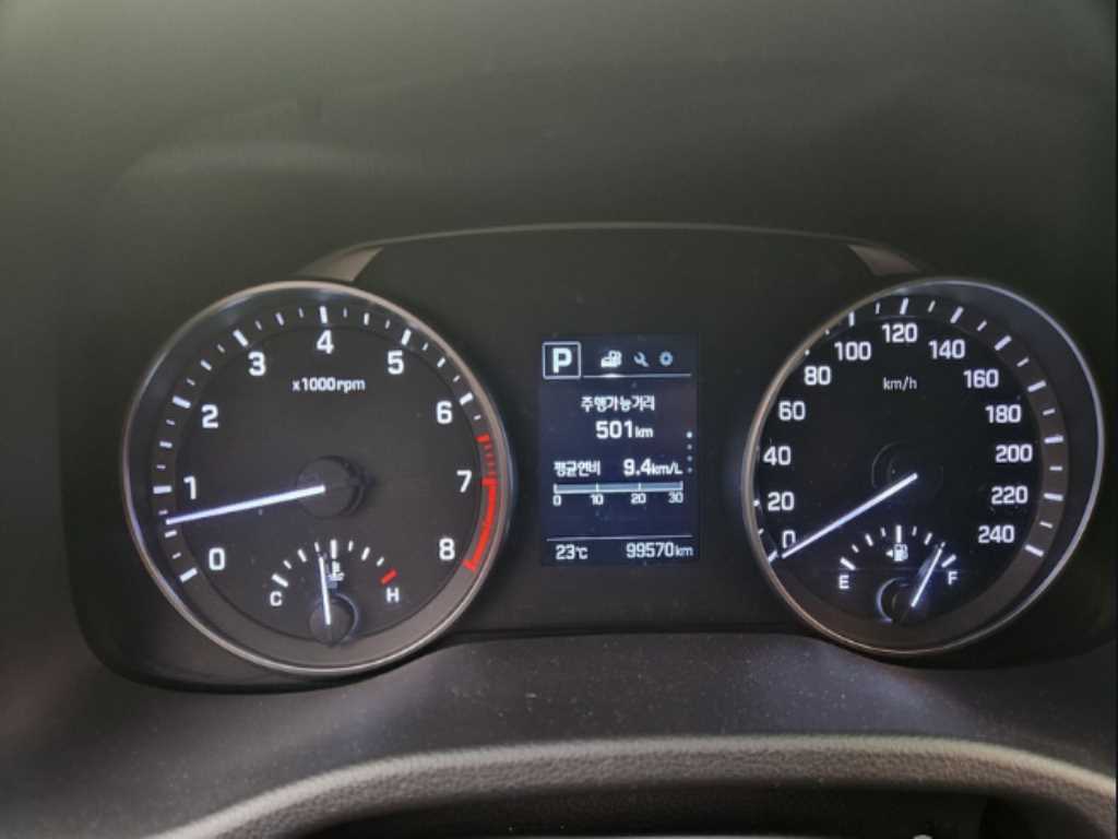 HYUNDAI Avante - Vista 4