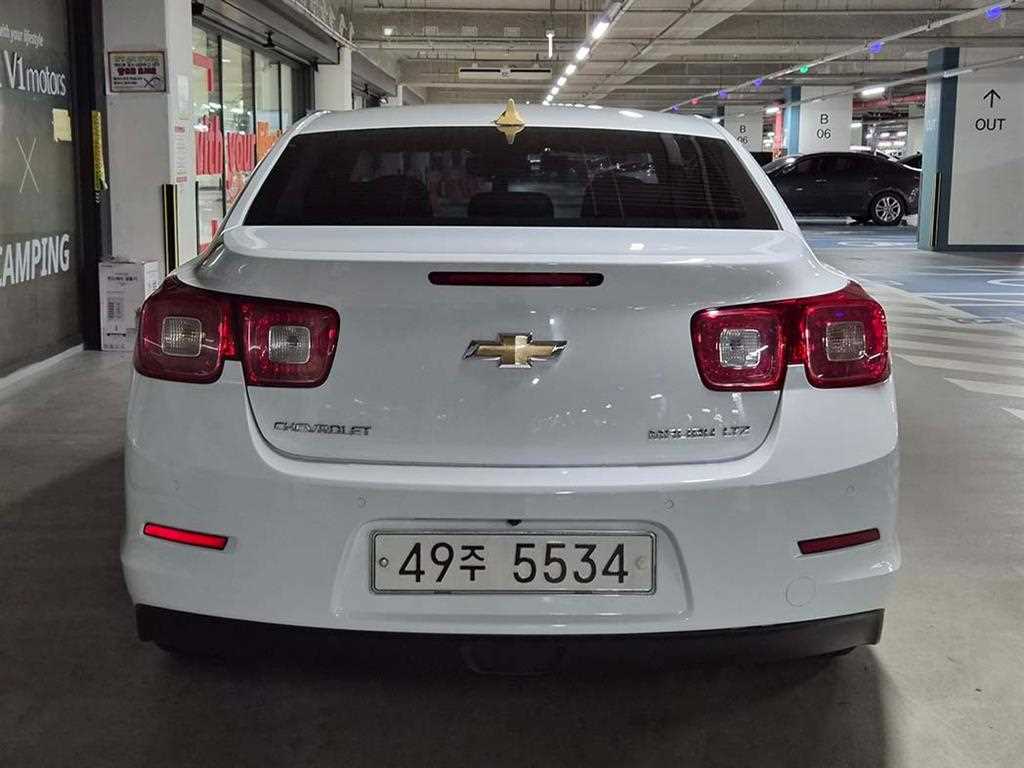 Chevrolet Malibu - Vista 5