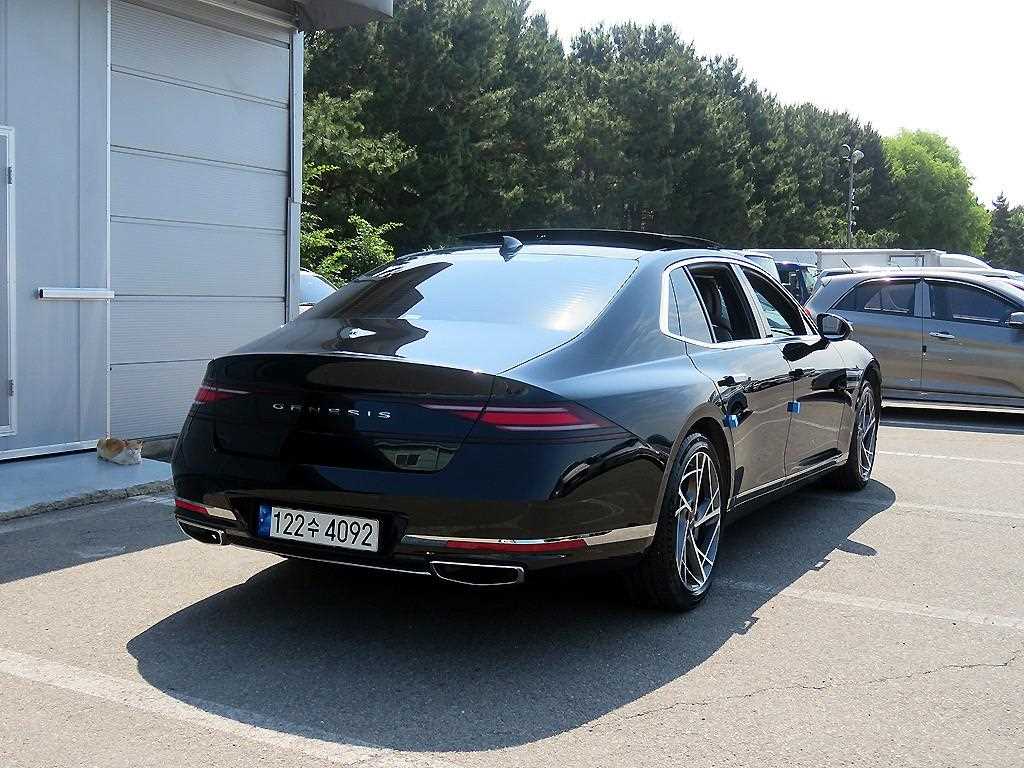 Genesis G90 - Vista 4