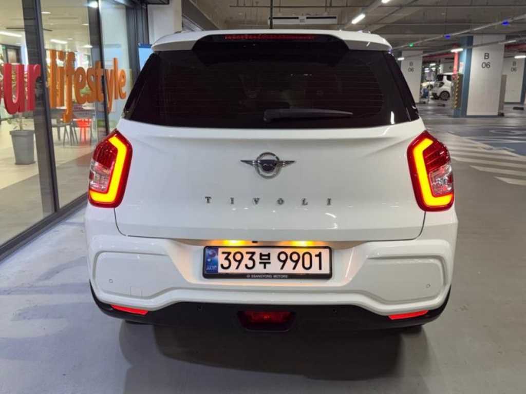 Ssangyong Tivoli - Vista 5