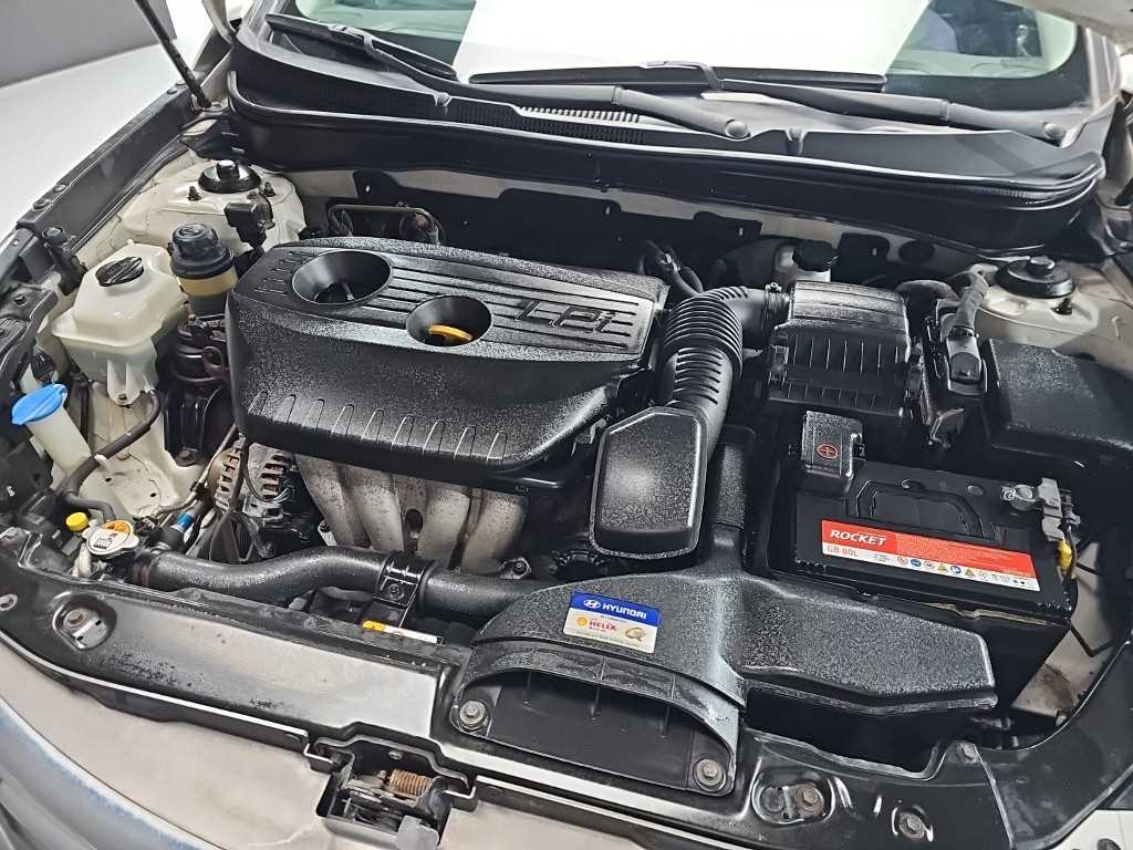 HYUNDAI Sonata - Vista 5