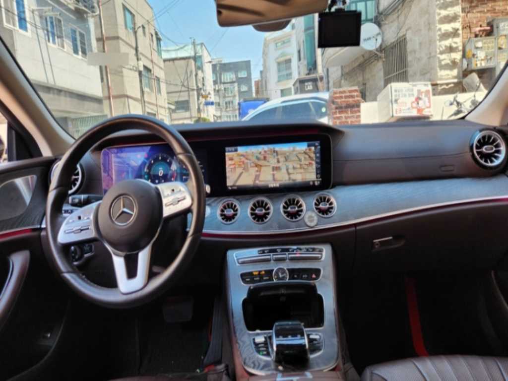 Mercedes Benz CLS Class - Vista 4