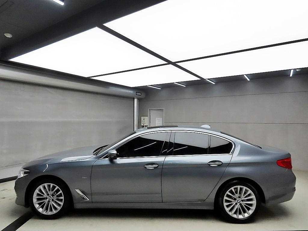 BMW 5 Series - Vista 4