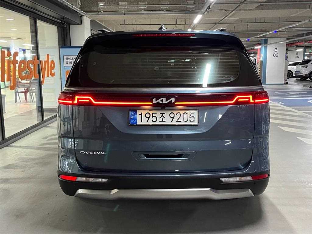 KIA Carnival - Vista 5