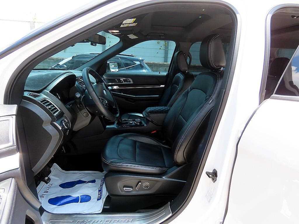 Ford Explorer - Vista 5