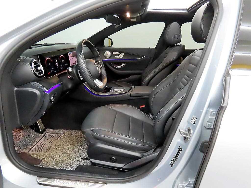 Mercedes Benz E class - Vista 5
