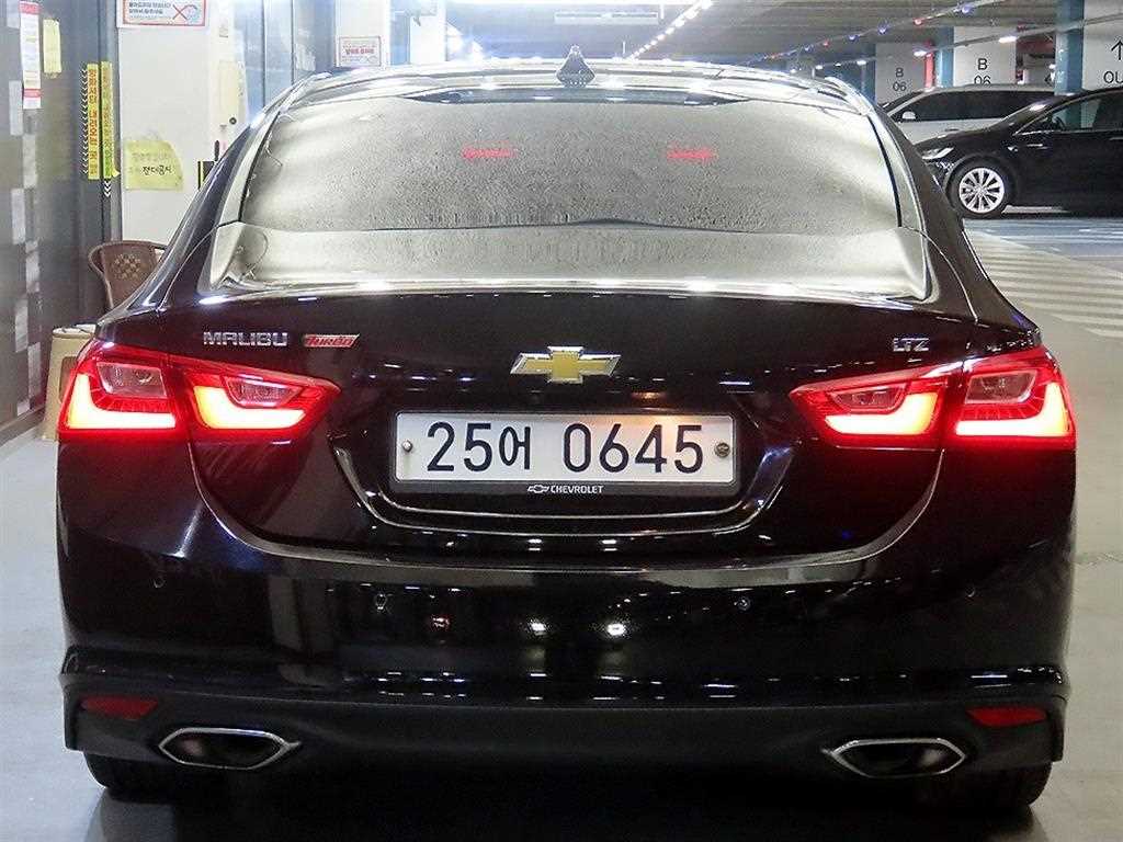 Chevrolet Malibu - Vista 5