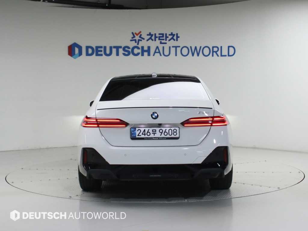 BMW 5 Series - Vista 4