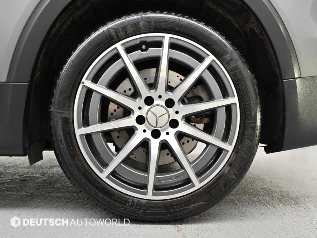 Mercedes Benz GLB Class - Vista 5