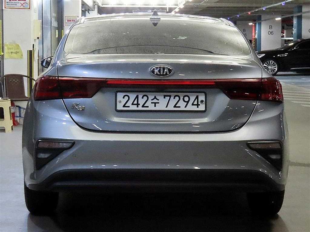 KIA K3 - Vista 5
