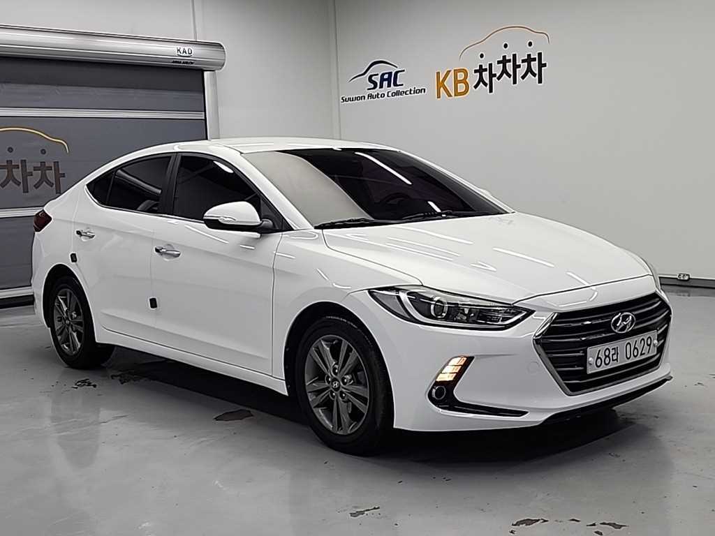 HYUNDAI Avante - Vista 4