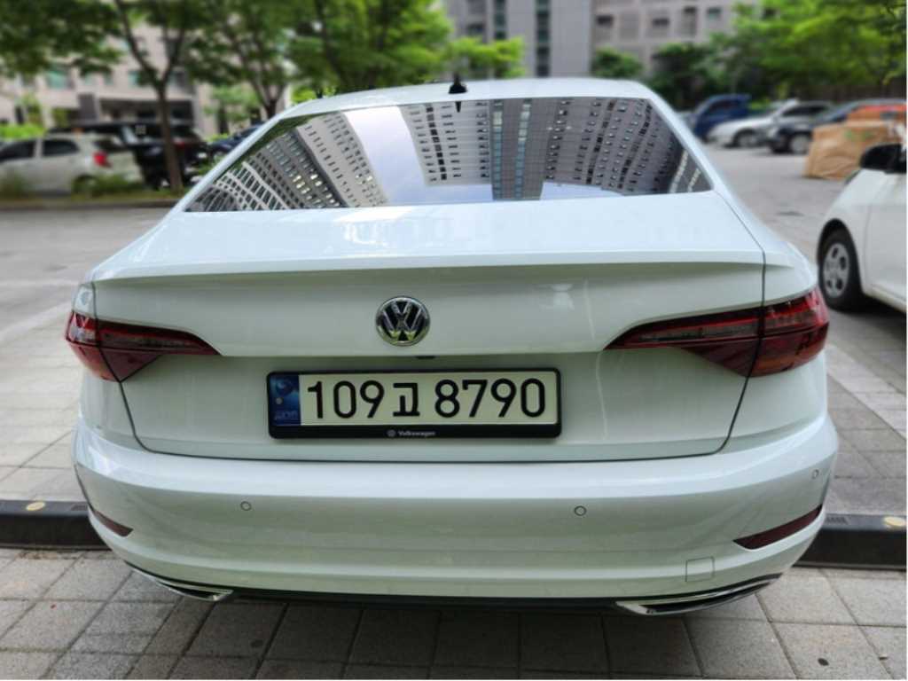 Volkswagen Jetta - Vista 4