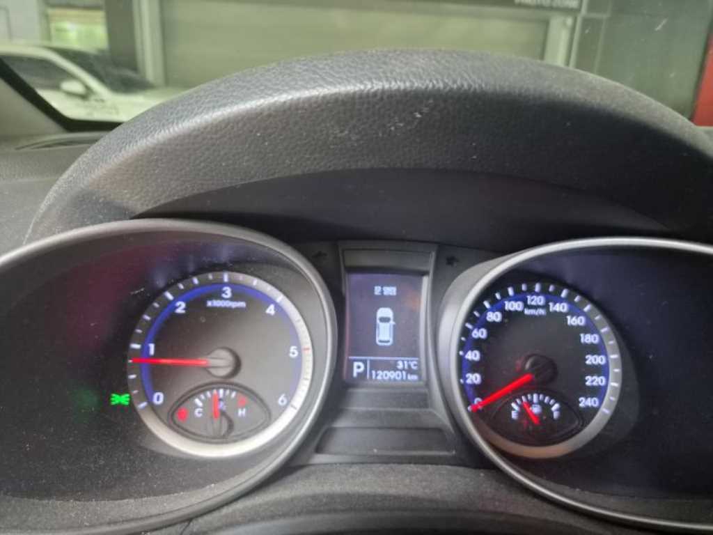 HYUNDAI Santa Fe - Vista 5