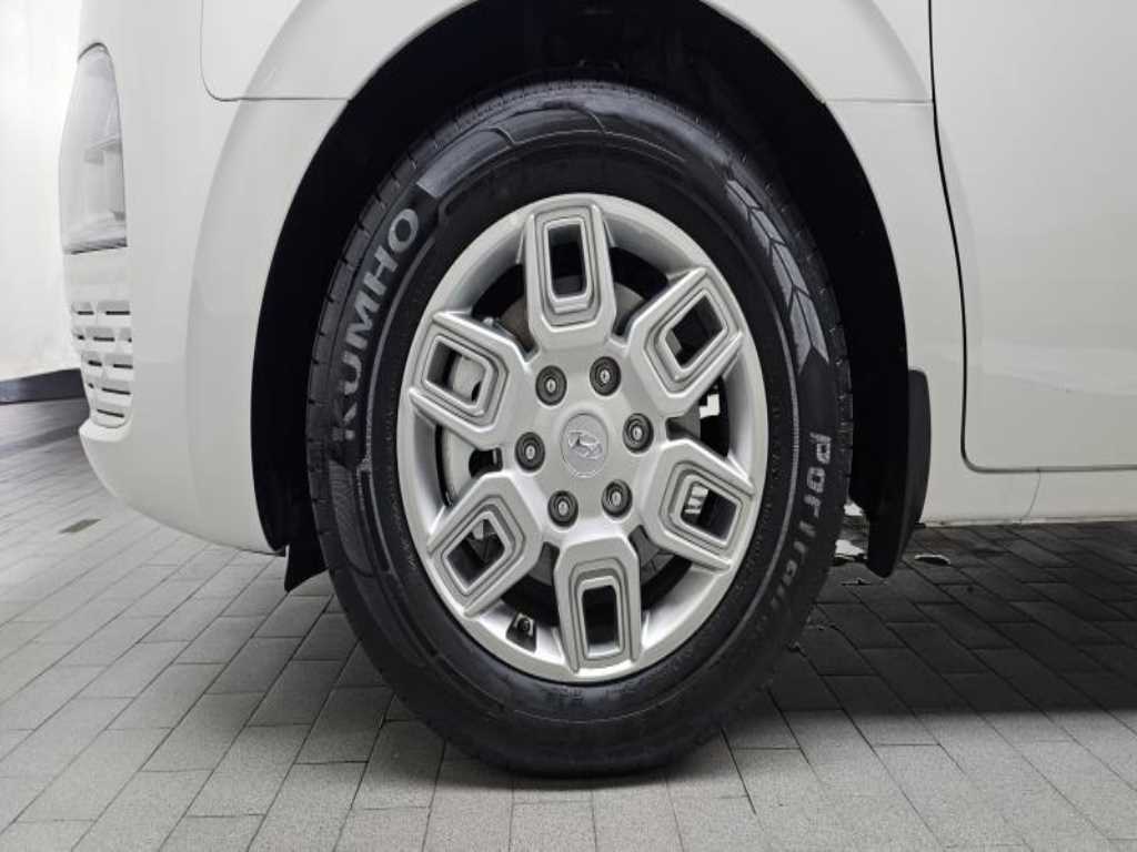 HYUNDAI Staria - Vista 5