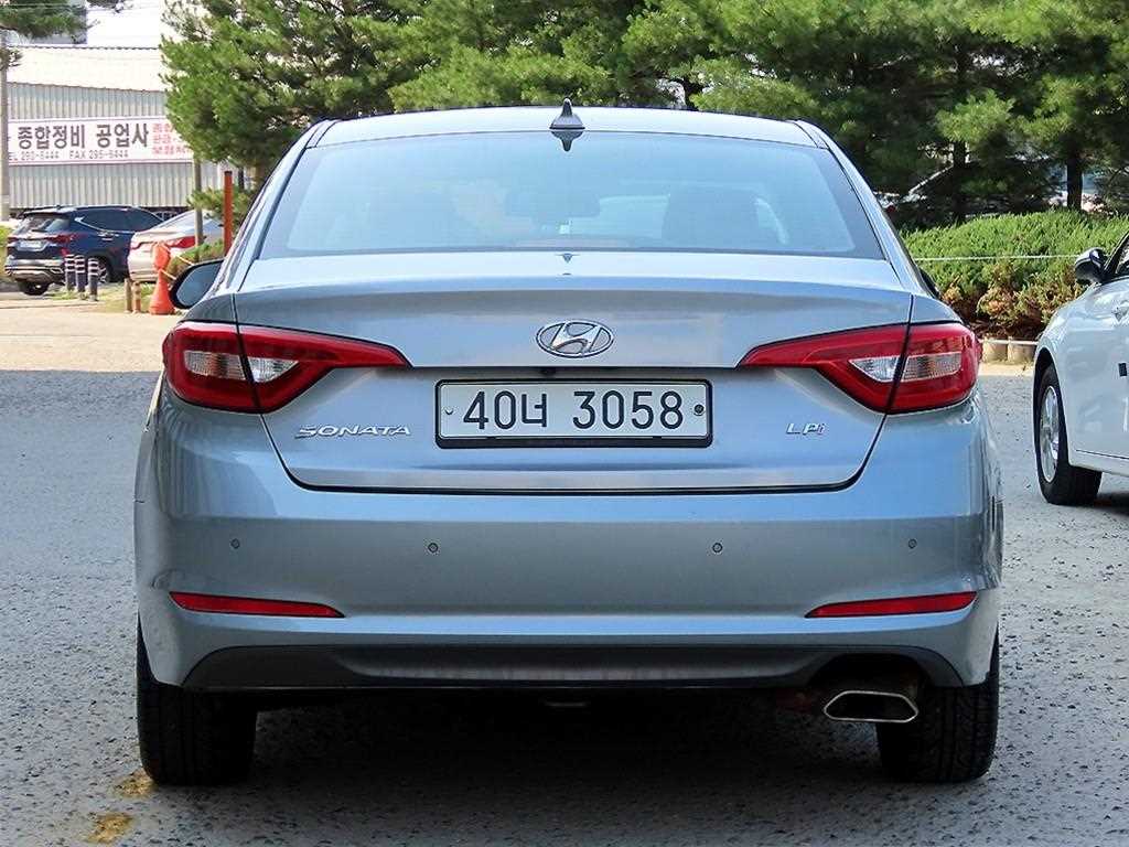 HYUNDAI Sonata - Vista 4