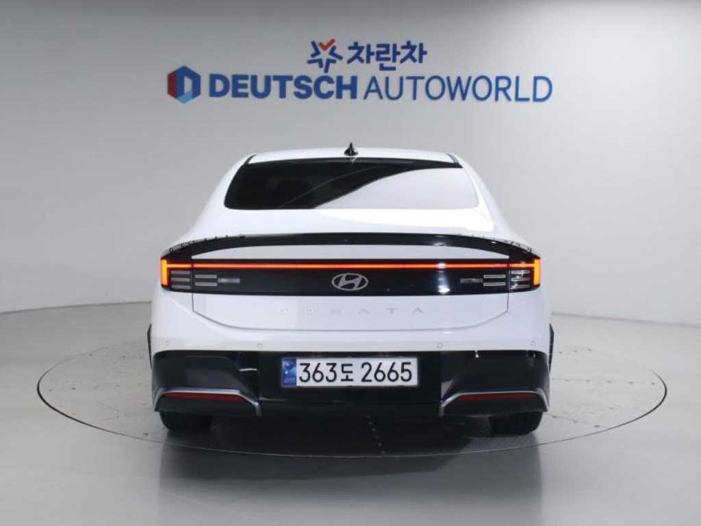 HYUNDAI Sonata - Vista 4