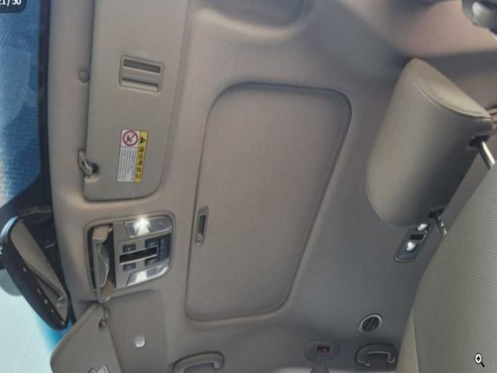 KIA Carnival - Vista 5