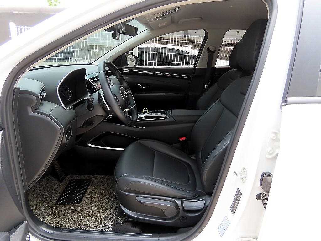 HYUNDAI Tucson - Vista 5