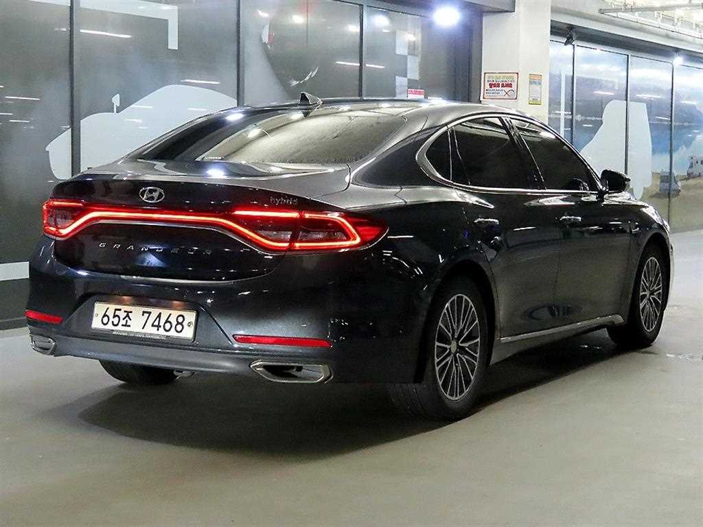 HYUNDAI Grandeur - Vista 4