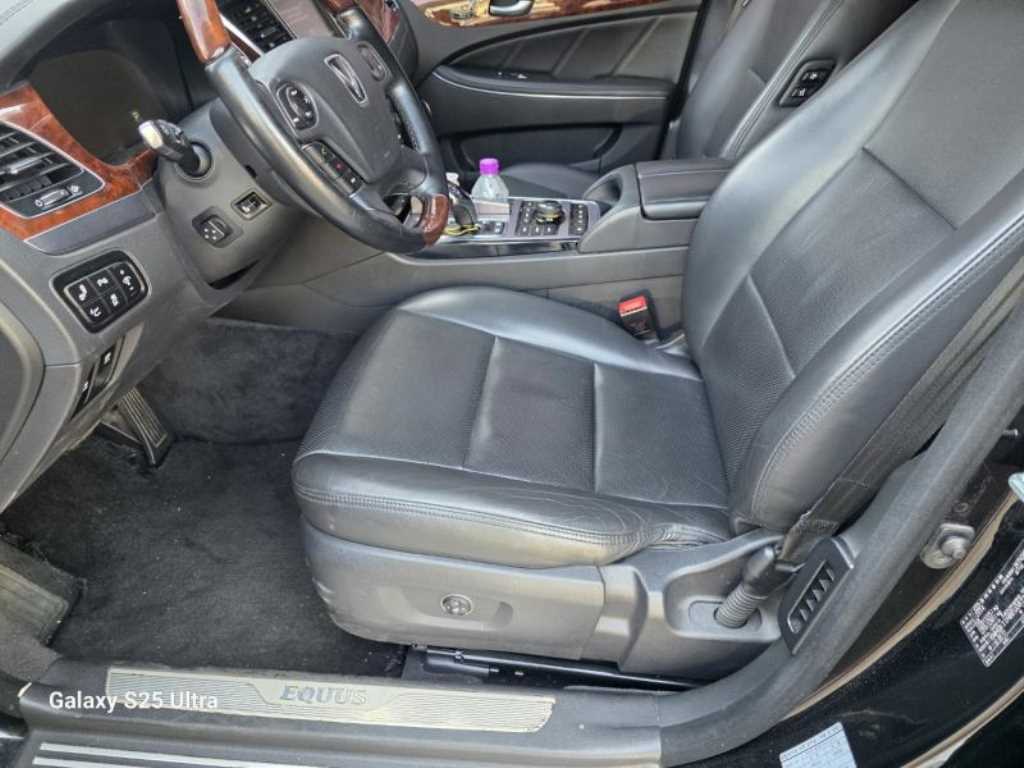 HYUNDAI Equus - Vista 4