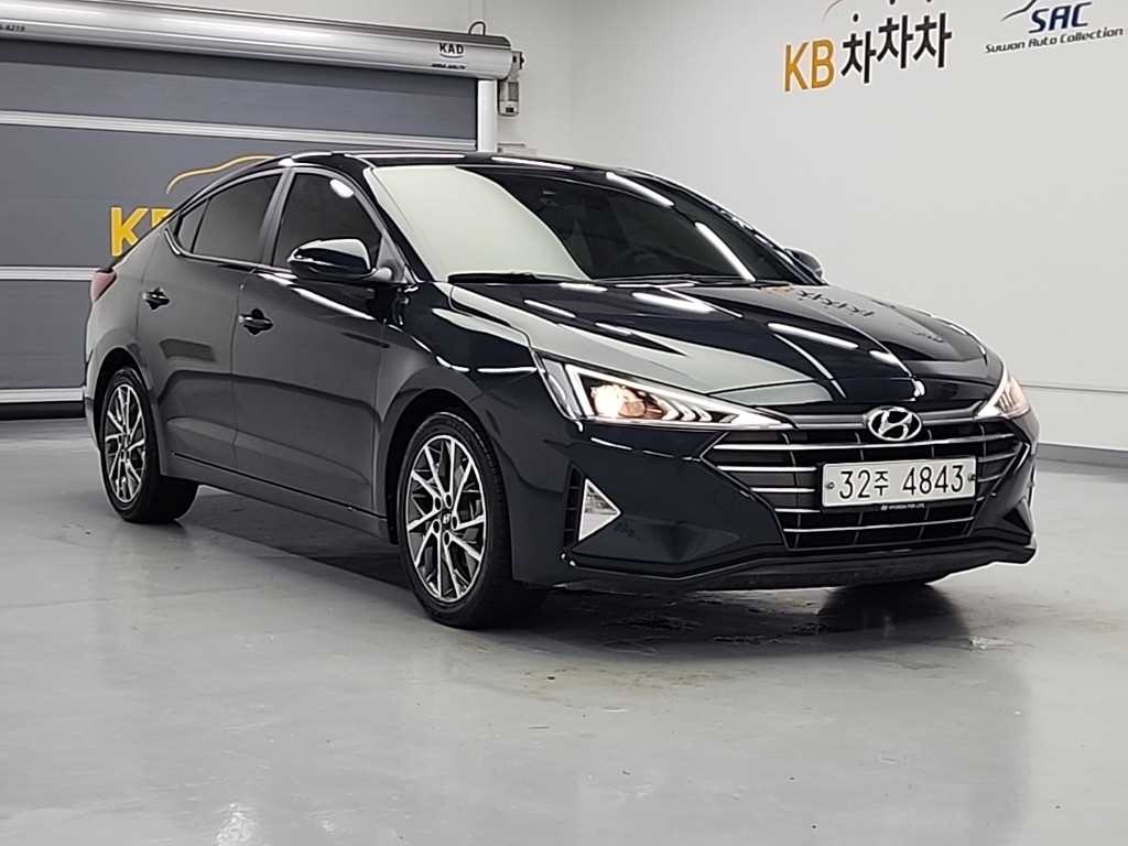 HYUNDAI Avante - Vista 4