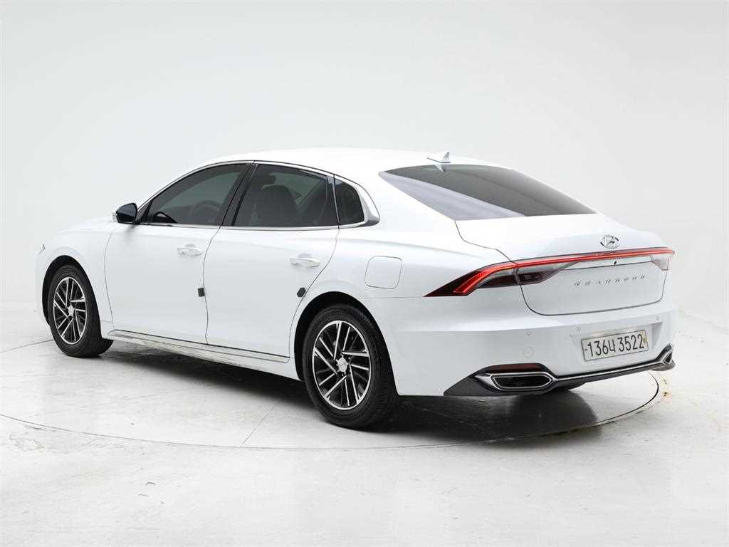 HYUNDAI Grandeur - Vista 4