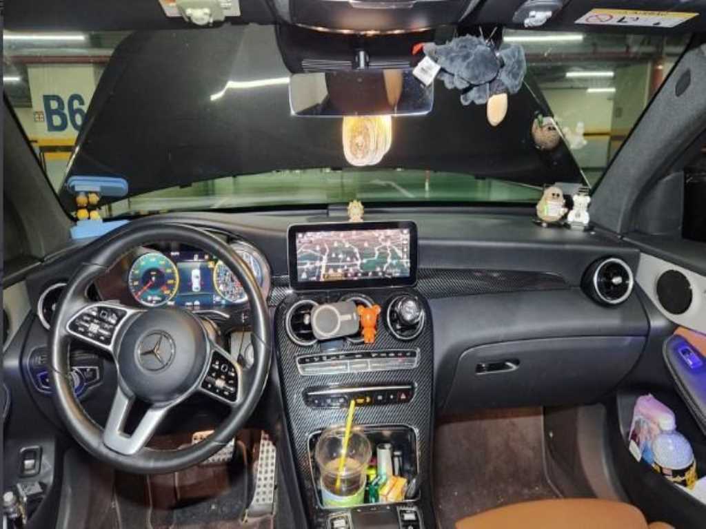 Mercedes Benz GLC Class - Vista 5
