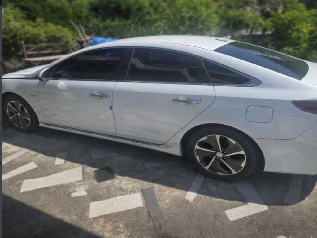 HYUNDAI Sonata - Vista 4