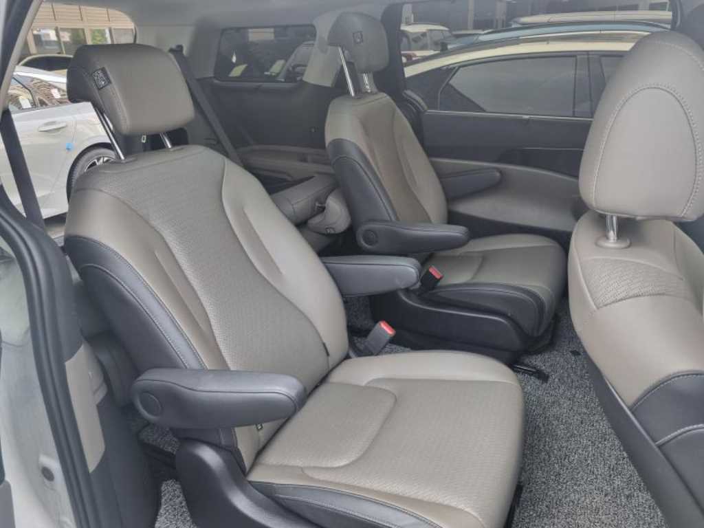 KIA Carnival - Vista 4