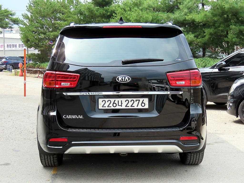KIA Carnival - Vista 4