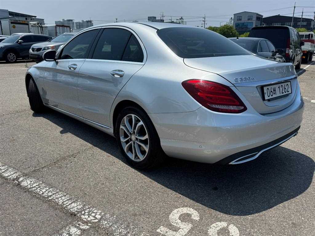 Mercedes Benz C Class - Vista 4