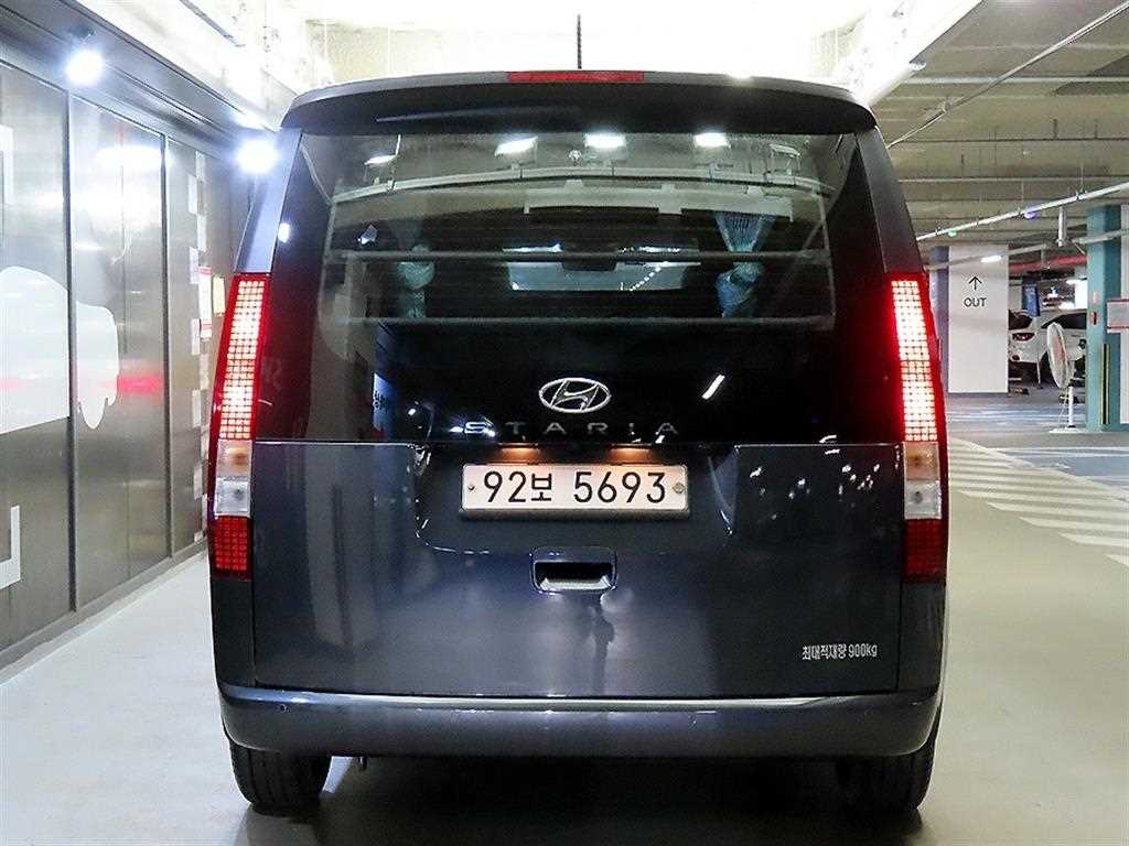 HYUNDAI Staria - Vista 5